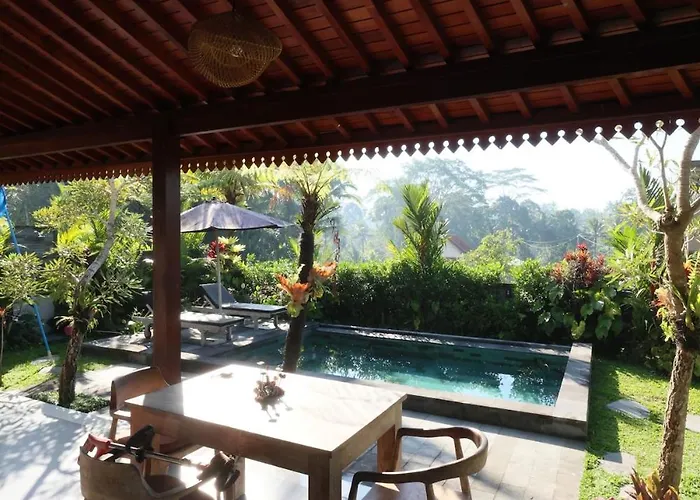 Villa Purana *