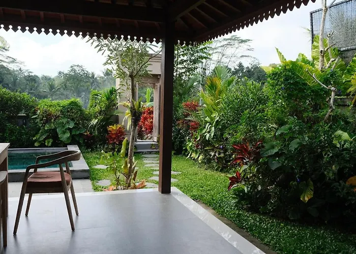 Villa Purana *