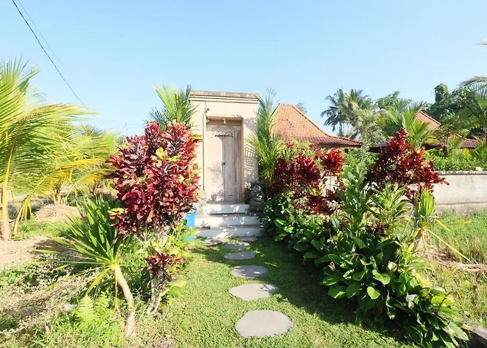 Villa Purana *